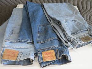 3 PAIR OF MENS JEANS