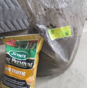 POTTING SOIL PLUS GRASS SEED