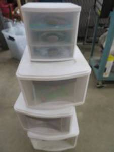 CRAFT ITEMS IN DRAWERS
