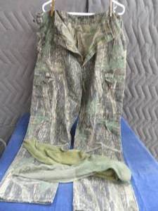 CAMO HUNTING PANTS AND SOX