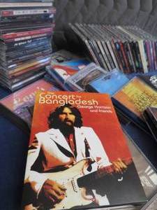 LARGE LOT OF CDS