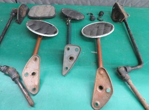 4 VINTAGE SIDE MIRRORS AND 2 BRACKETS