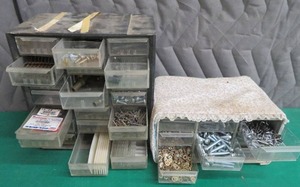 2 SMALL ORGANIZATION CONTAINERS WITH DRAWERS