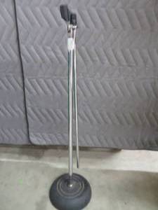 MIC STAND