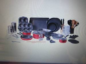 lot 9 image: 72-Pc. Kitchen in a Box open box Re...