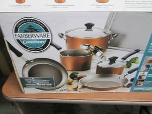 lot 10 image: Farberware Cookstart 15-Pc. Diamond...