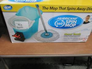 lot 11 image: Hurricane Spin Mop open box, extra ...