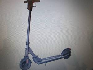 lot 38 image: Razor E Prime III 36V Electric Scoo...