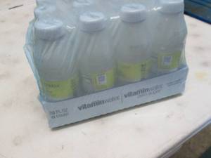 lot 62 image: 12- 20 oz Bottles Vitamin Water Zer...