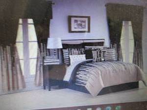 lot 101 image: Gilda 30-Pc. Bedroom Super Set - Ca...