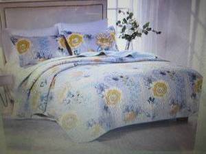 lot 104 image: Greenland Home Watercolor Dream 3-P...
