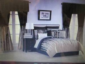 lot 106 image: Gilda 30-Pc. Bedroom Super Set - Ca...