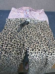 lot 128 image: NYC Underground Womens 2-Pack Slee...