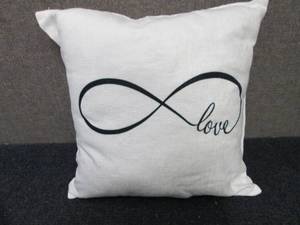 lot 129 image: Infinity Love Pillow...