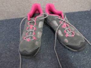 lot 130 image: Bearpaw Womens Crosstrainer out of...