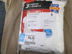 lot 134 image: Pack of 3 Mens Medium Hanes Tagless...