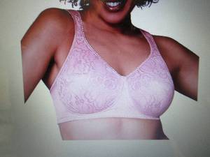 lot 145 image: Playtex 18-Hour Ultimate Lift & Sup...
