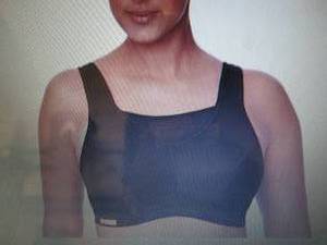 lot 147 image: Glamorise WM No-Bounce Cami Elite S...