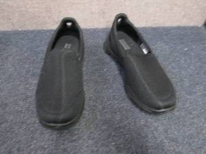 lot 165 image: Skechers Womens GOwalk 5 Mesh Slip...