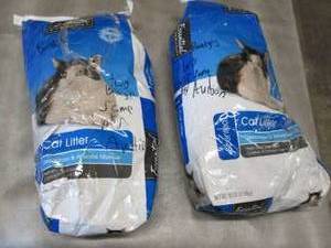 lot 177 image: Essential EveryDay Cat Litter...
