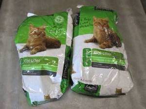 lot 178 image: Essential EveryDay Cat Litter...