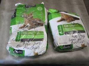 lot 179 image: Essential EveryDay Cat Litter...