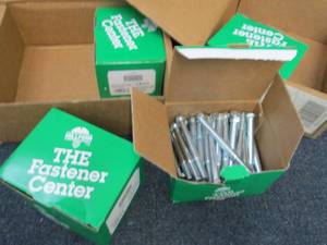 lot 248 image: 4 Boxes Hex Cap Screws Grade 5...