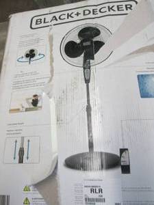 lot 273 image: BLACKDECKER 18 Pedestal Fan with ...