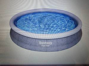 lot 285 image: Bestway Fast Set 12 x 30 Round In...