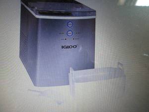 lot 295 image: Igloo 33-Lb Ice Maker - Silvertone ...