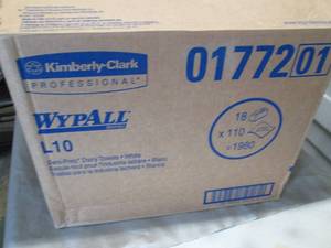 lot 336 image: Case of Wypall Light Cleaning Towel...