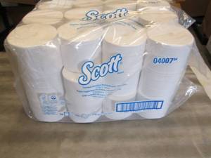 lot 347 image: Pack of 36 Rolls Scott 2ply Coreles...