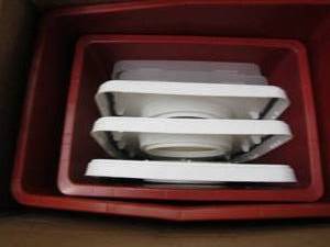 lot 352 image: Box  Covidien Large & XL Hinged Lid...