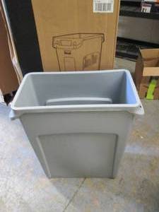 lot 354 image: 4- 16 Gallon Rubbermaid SlimJim Was...