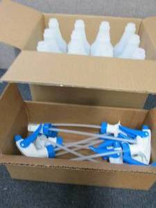 lot 359 image: 12- 32 oz Plastic Bottles with Spra...