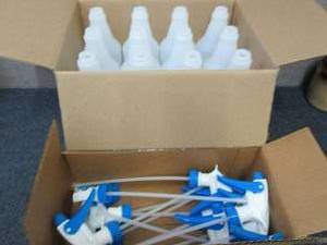 lot 361 image: 12- 32 oz Plastic Bottles with Spra...