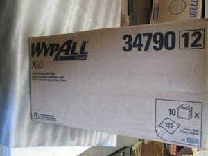 lot 373 image: Case ofWypall X60 White Hydroknit W...