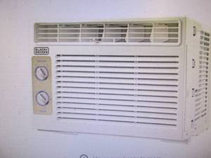 BLACKDECKER 5000 BTU Window Air Co...