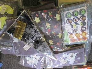 19 packages of new halloween treat ...