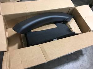 lot 32 image: MTD Genuine Factory Parts Original Equipment 30 in. Double Bagger for Cub Cadet, Troy-Bilt and Craftsman Rear Engine Lawn Mowers Customer Returns See Terms on Auction