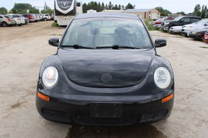 2010 Volkswagen New Beetle  - 2 Owners -