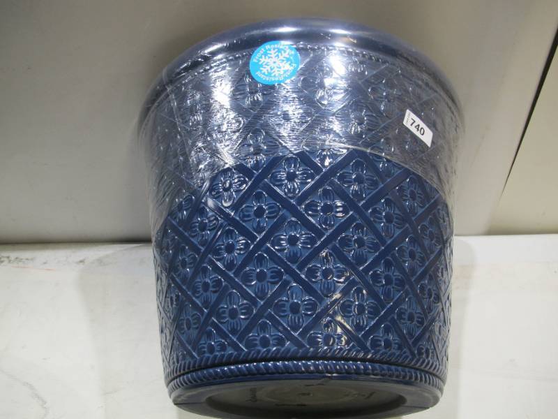 lot 542 image: NEW 22 Inch Arezzo IndoorOutdoor Planter - Dark Blue