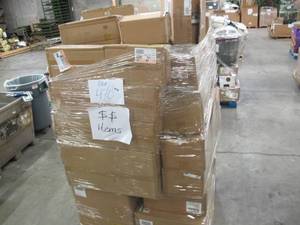 lot 470 image: Pallet of NEW STORE OVERSTOCK and SHELF PULLS - Target - $1-$5 Items