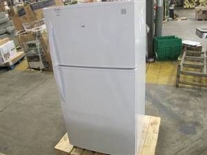 lot 482 image: Kenmore 21 cu. ft. Top Freezer Refrigerator with Frost-Free and Garage Ready - Not Working