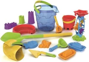 lot 558 image: NEW Made for Fun Translucent Bucket Playset with 18 Pieces Deluxe Beach or Park Fun