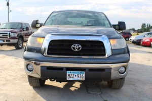 2008 Toyota Tundra SR5 Crew Cab 4x4 - 2 Owners -
