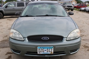 2005 Ford Taurus SE