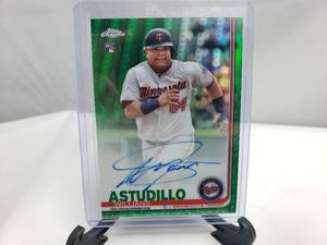 lot 37 image: Willians Astudillo Autograph Rookie Card Topps Chrome Green Refractor 29 of 99