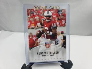 lot 58 image: Russell Wilson Rookie Card Leaf Young Stars No. 77