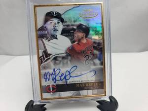 lot 61 image: Max Kepler Gold Framed Autograph Card Topps Gold Label GLA-MK